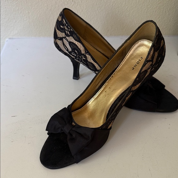 Shoes - Elegant evening  Black Lace kitten Heels with Bow peep toe pumps